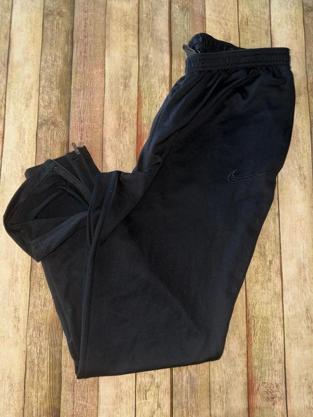 Nike Men’s Black Polyester zipper ankles with Subtle Swoosh